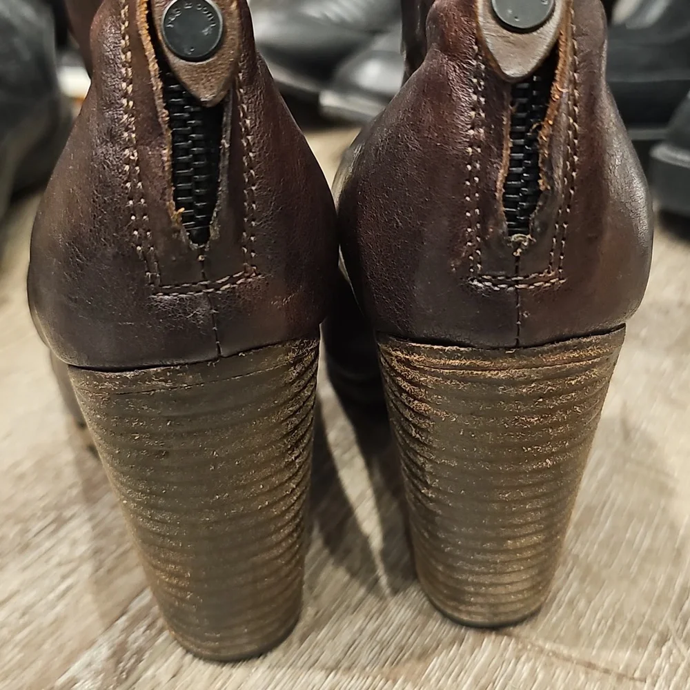 RAG & BONE 39 Brown Leather Newbury Booties as seen on Taylor Swift
